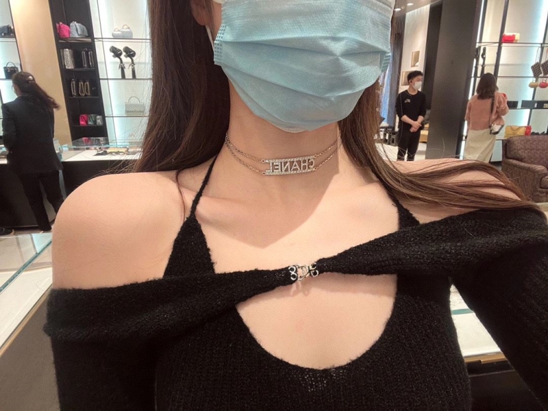 Ch**el necklaces